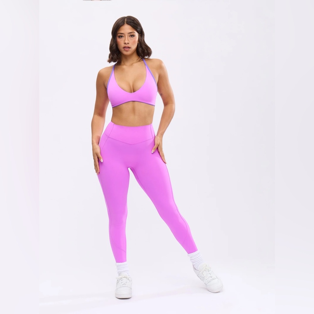 SET: Silhouette Legging - Pop Rocks + Girlfriend Reversible Sports Bra Pop Rocks